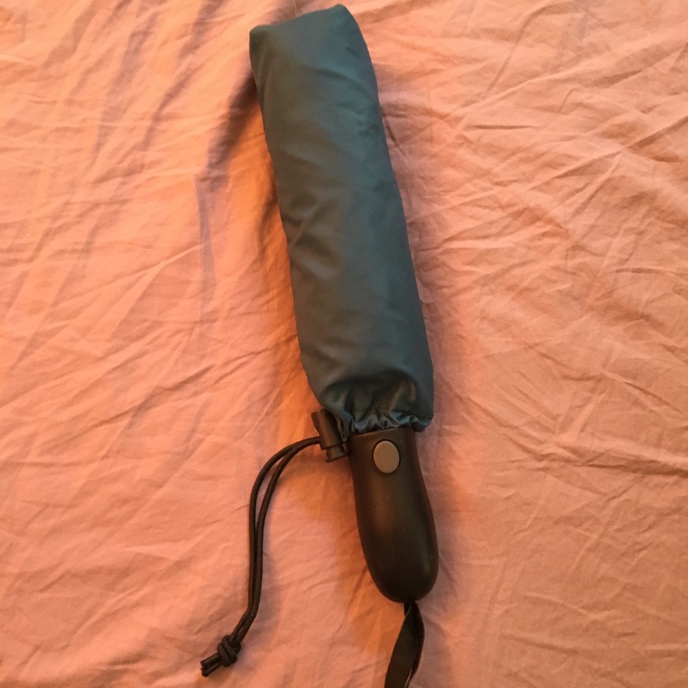 🌂EUC teal Eddie Bauer umbrella, approx 12”